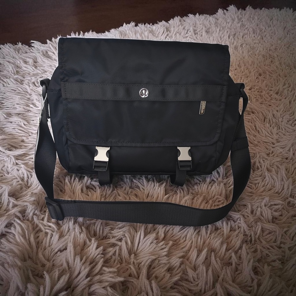 lululemon athletica Black Crossbody Bag 6.5L